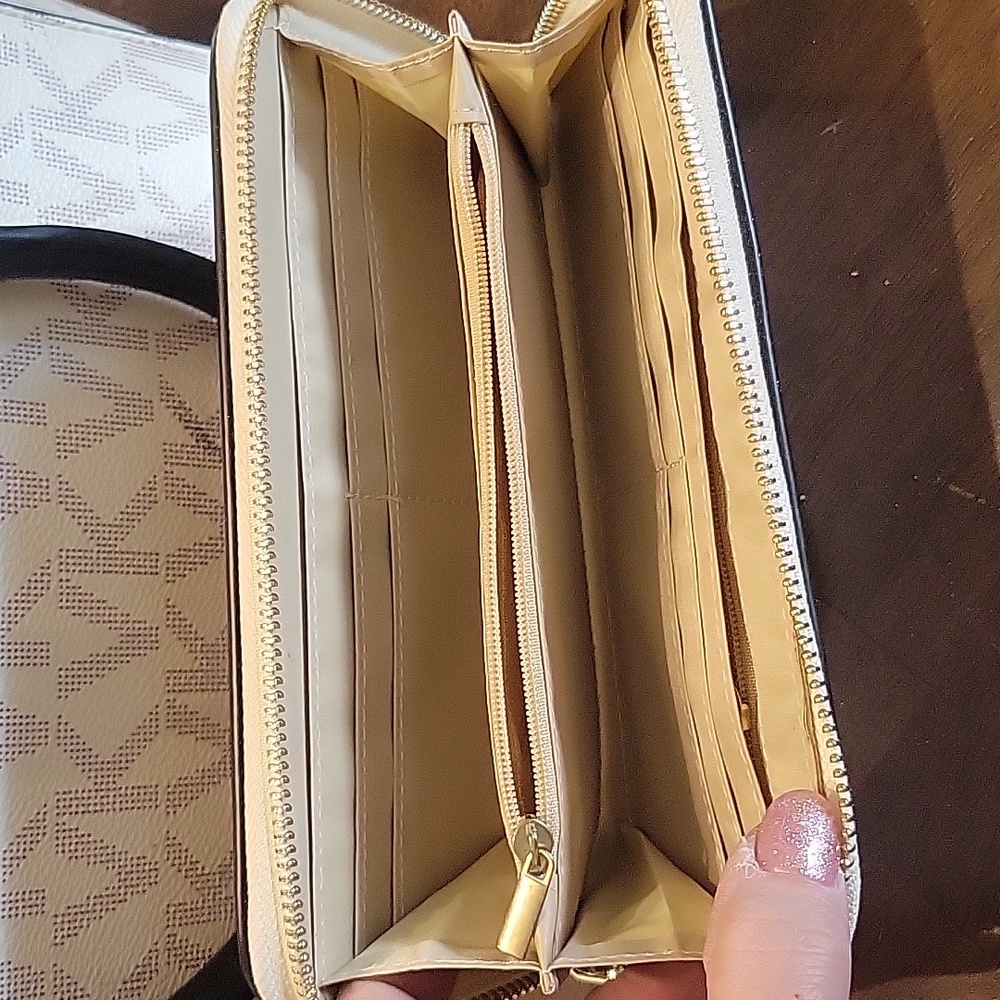 Handbag - Picture 5 of 5